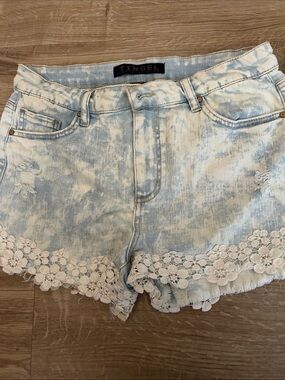 Lord & Taylor Tinsel Light Blue Acid Wash Denim Shorts with White Lace Hem